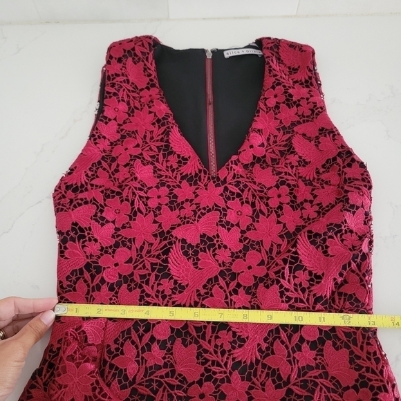 Alice + Olivia Katia Ruffled Lace Sheath Dress Sleeveless Red Black Form-Fitting - Picture 8 of 8